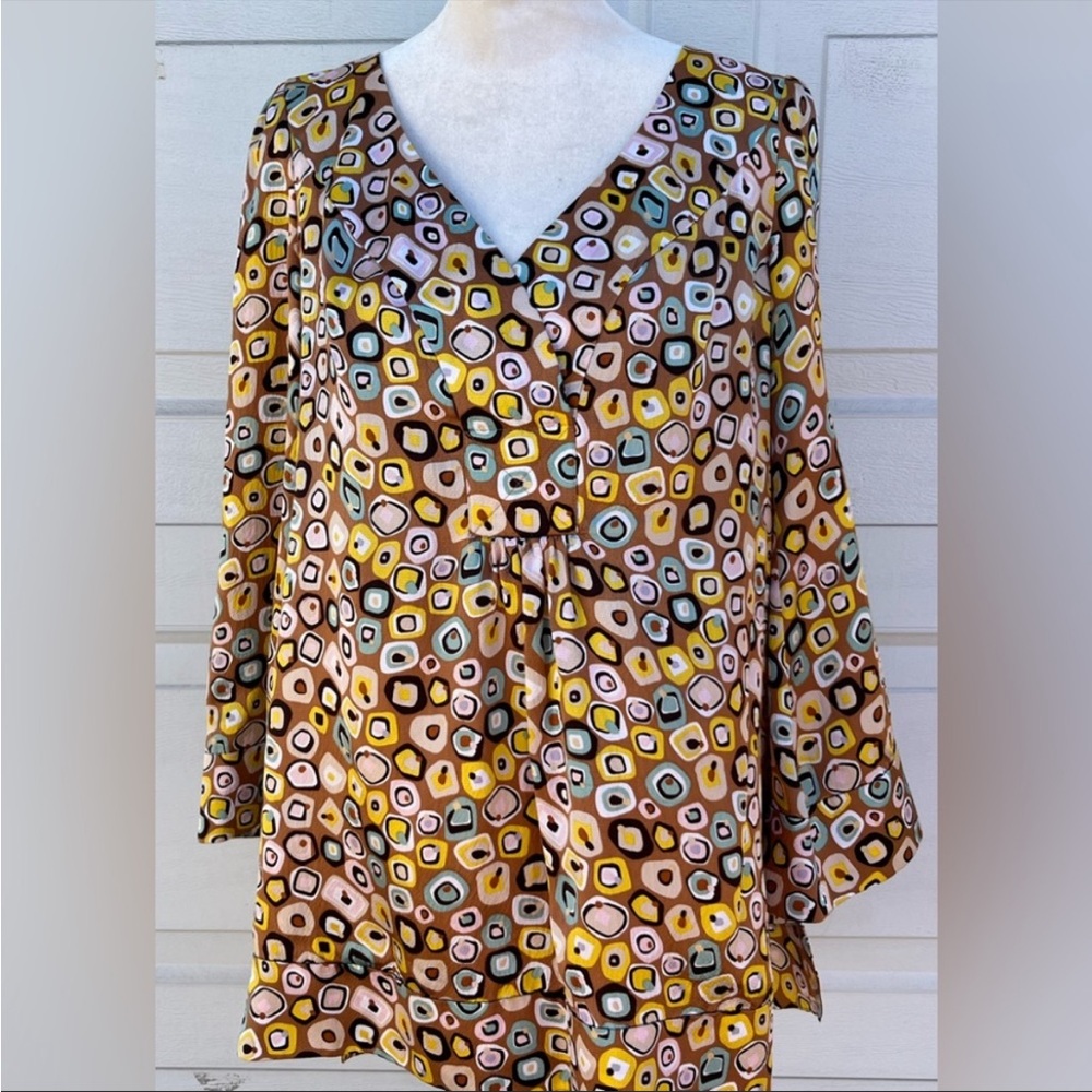 Women's Diane Von Furstenberg silk top v-neck wide sleeves 6